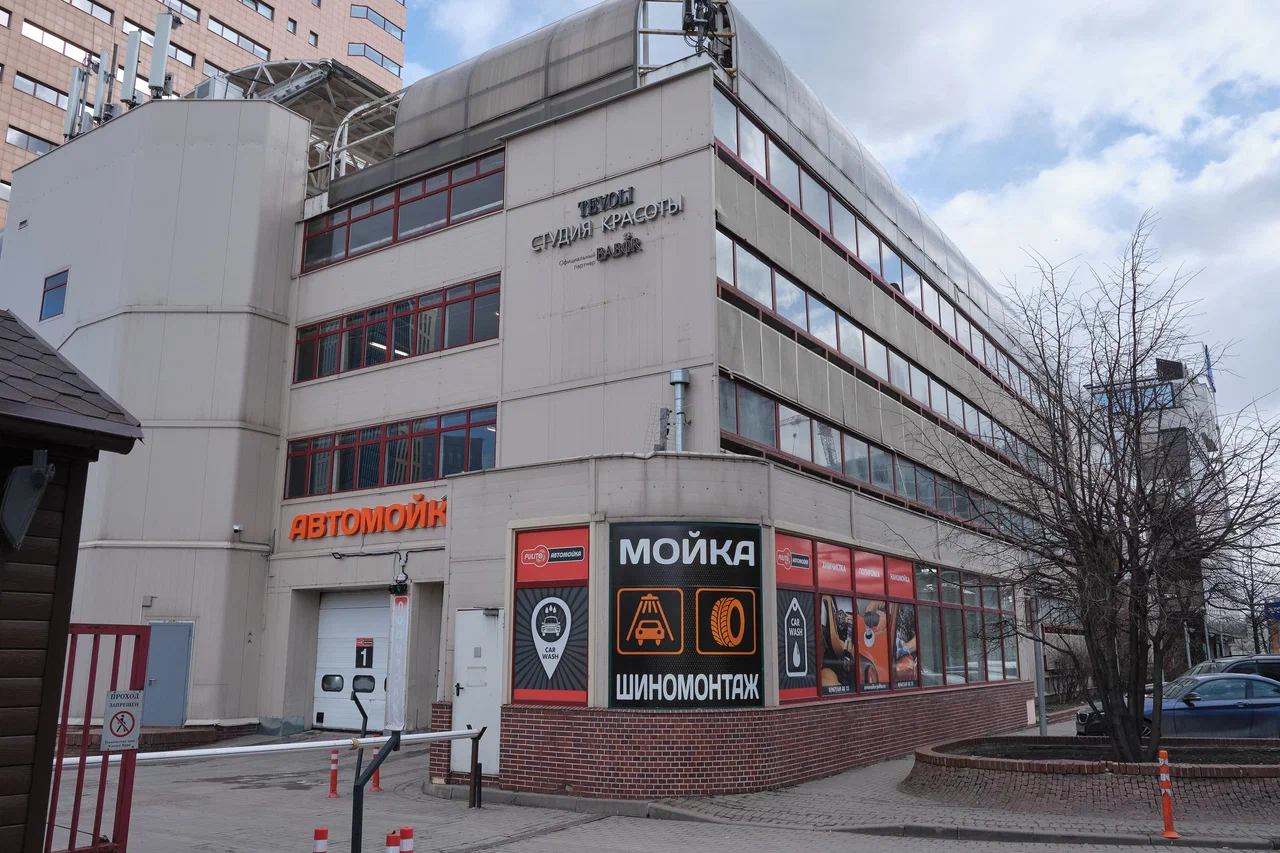 country-park-services-wash-car-outside